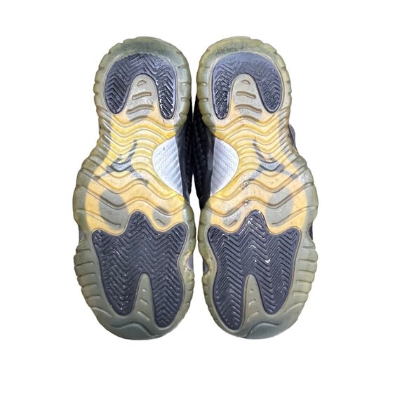 4Y Jordan Future Sneakers Black Woven low Athletic Kids Shoe Basketball Footwear - Picture 7 of 7